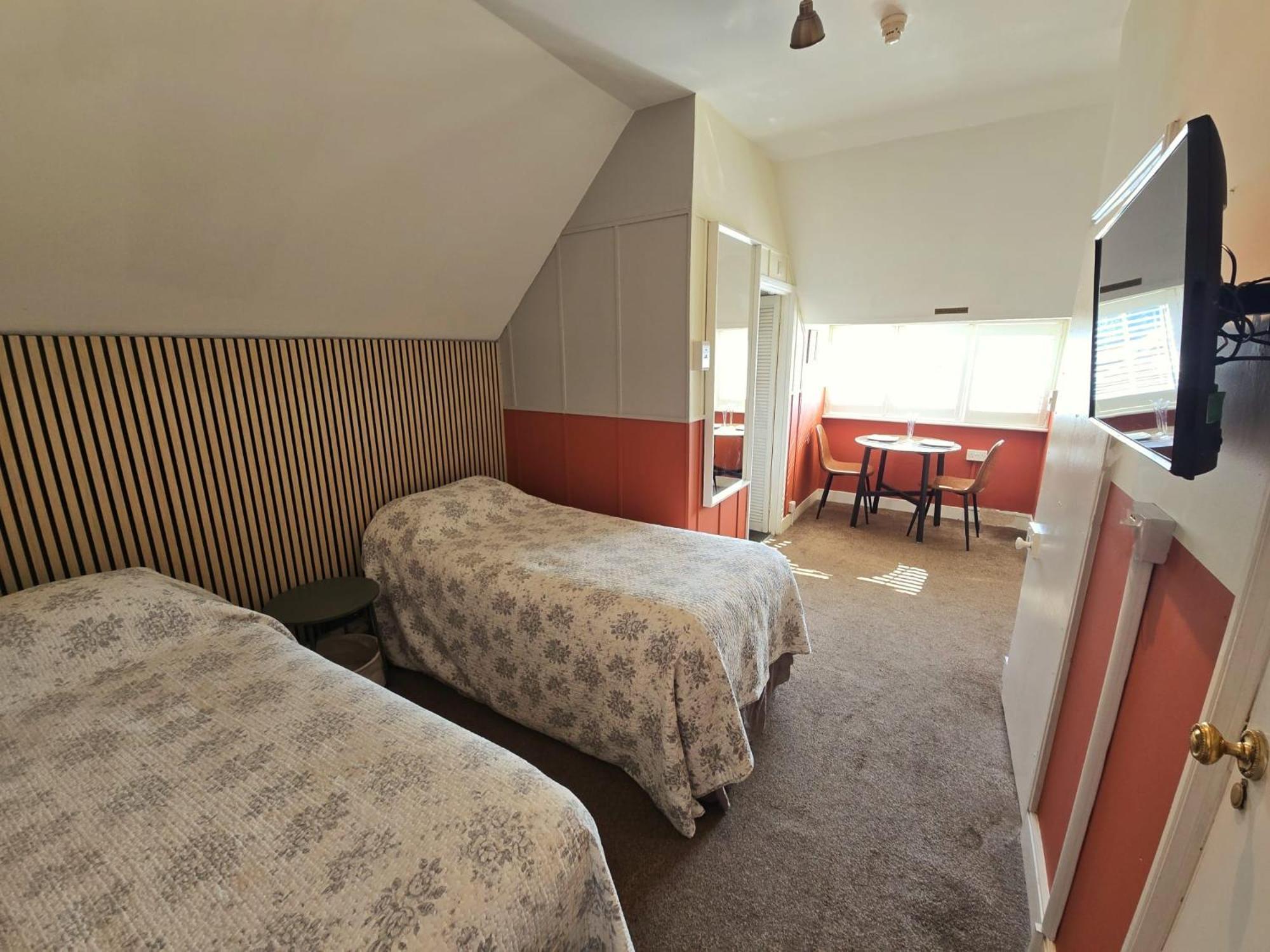 Glendevon House Hotel Бромли Экстерьер фото